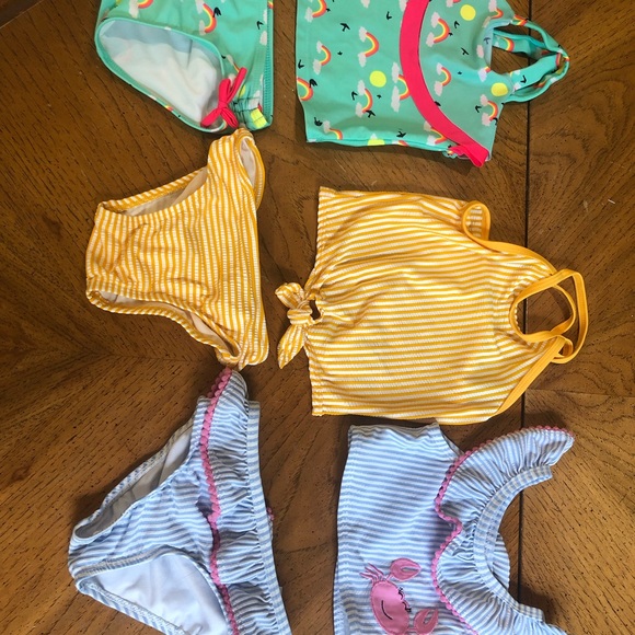 Lot of 3 swimsuits for your growing baby. - Picture 2 of 12